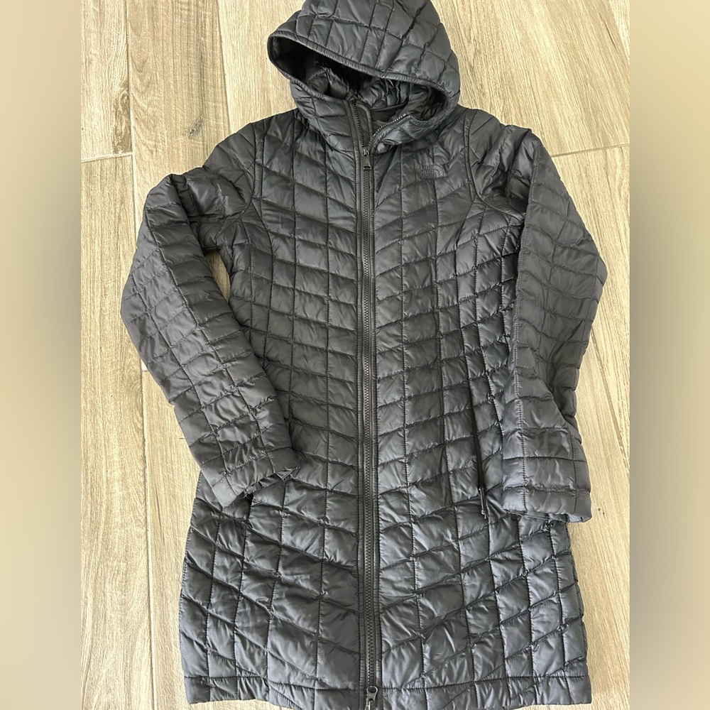 The North Face Women's Black Quilted Hooded Puffer Coat